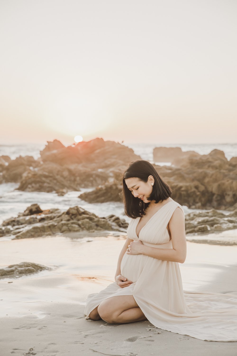Stunning Sunset Maternity Photography Session in Pebble Beach, California 