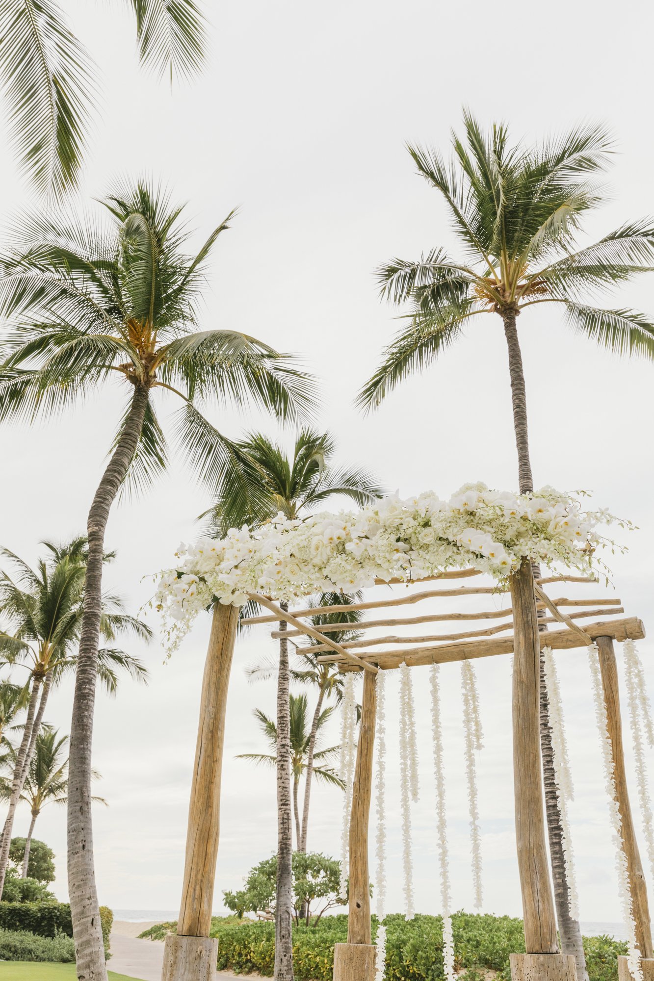 Reasons Why Tropical Hawaiian Destination Weddings &amp; Elopements Are Always A Great Choice!