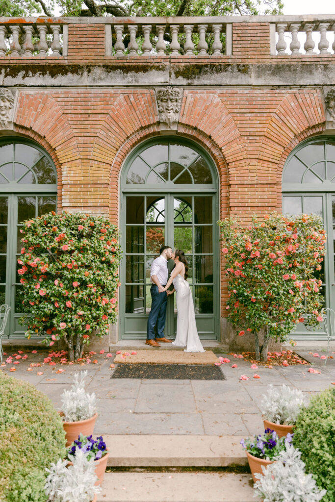 couple kissing at their engagement session