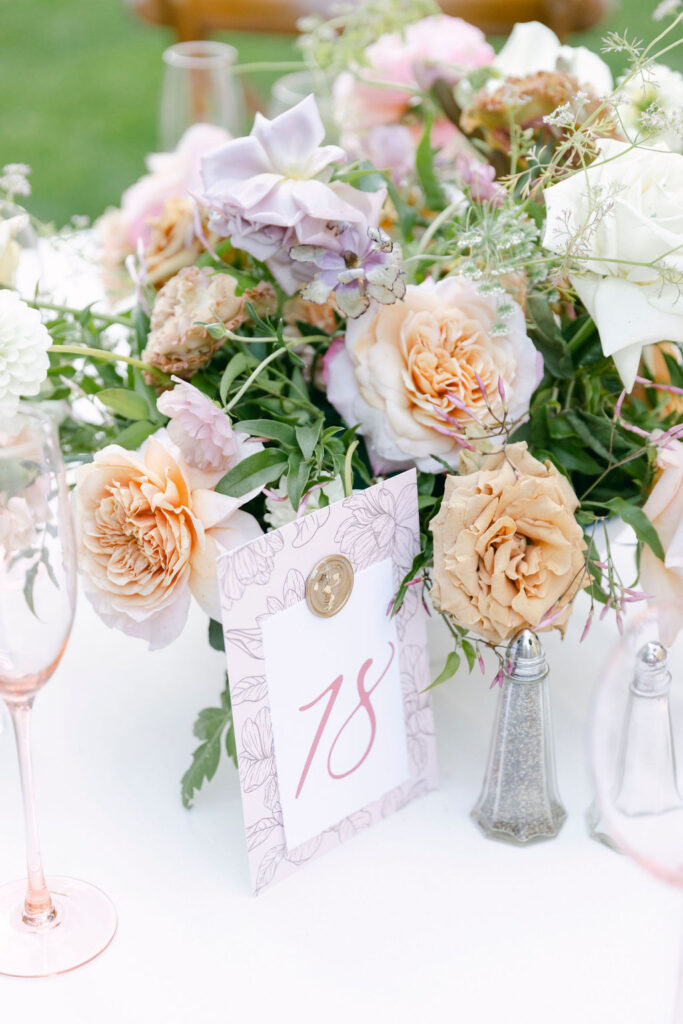 reception tables decor