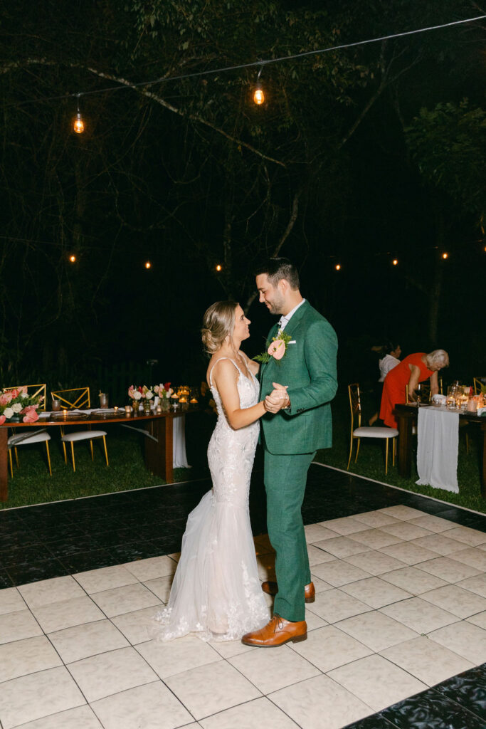 bride and groom first dance 