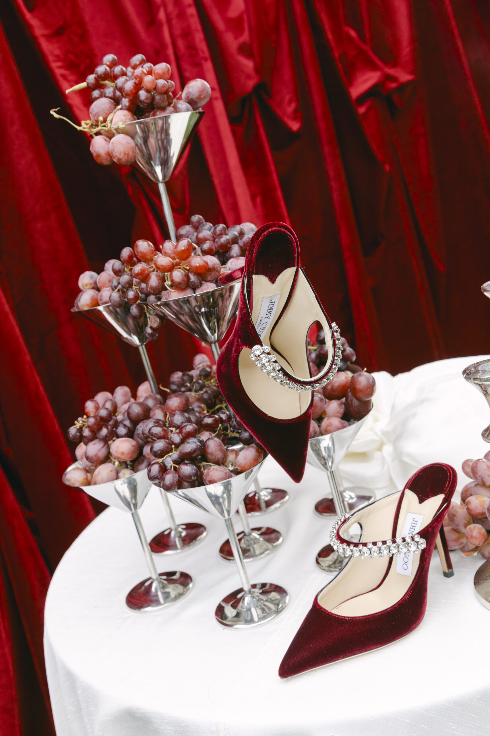 Chic red wedding decor ideas